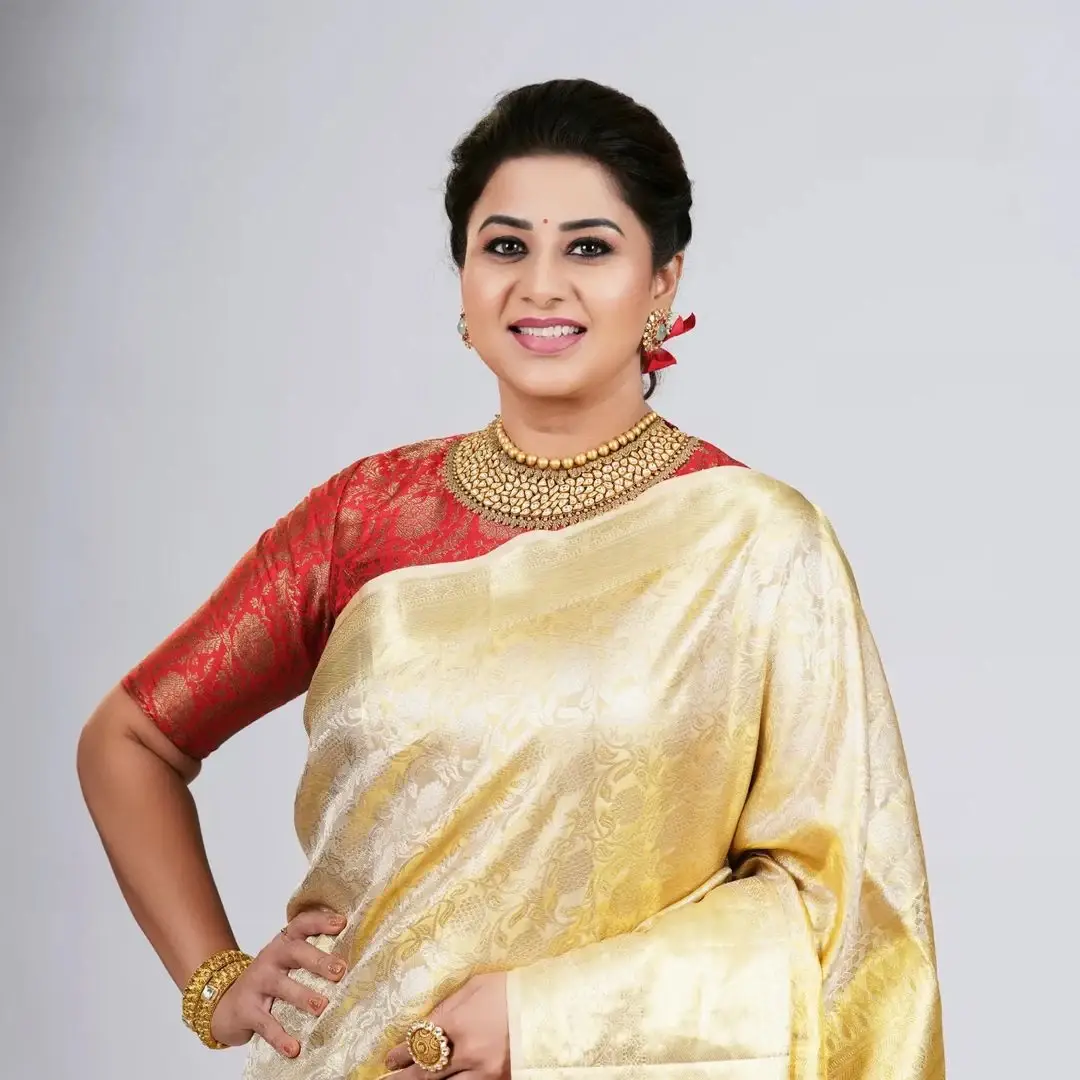 BEAUTIFUL INDIAN ACTRESS SANGEETHA IN YELLOW SAREE